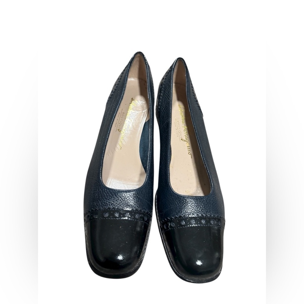 Salvatore Ferragamo Boutique Vintage
Womens BLACK Patent Cap Toe & Heel